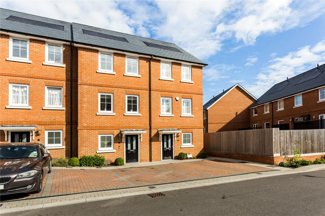3 bed house for sale, Woodland Road, Dunton Green, TN14