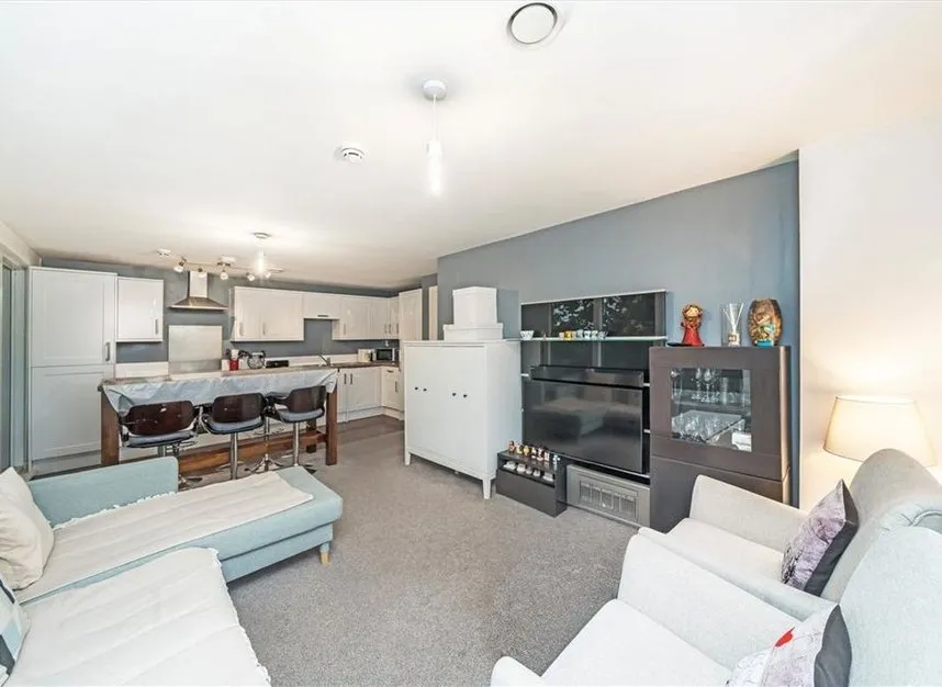 2 bed flat to rent, Creek Road, Deptford, SE8