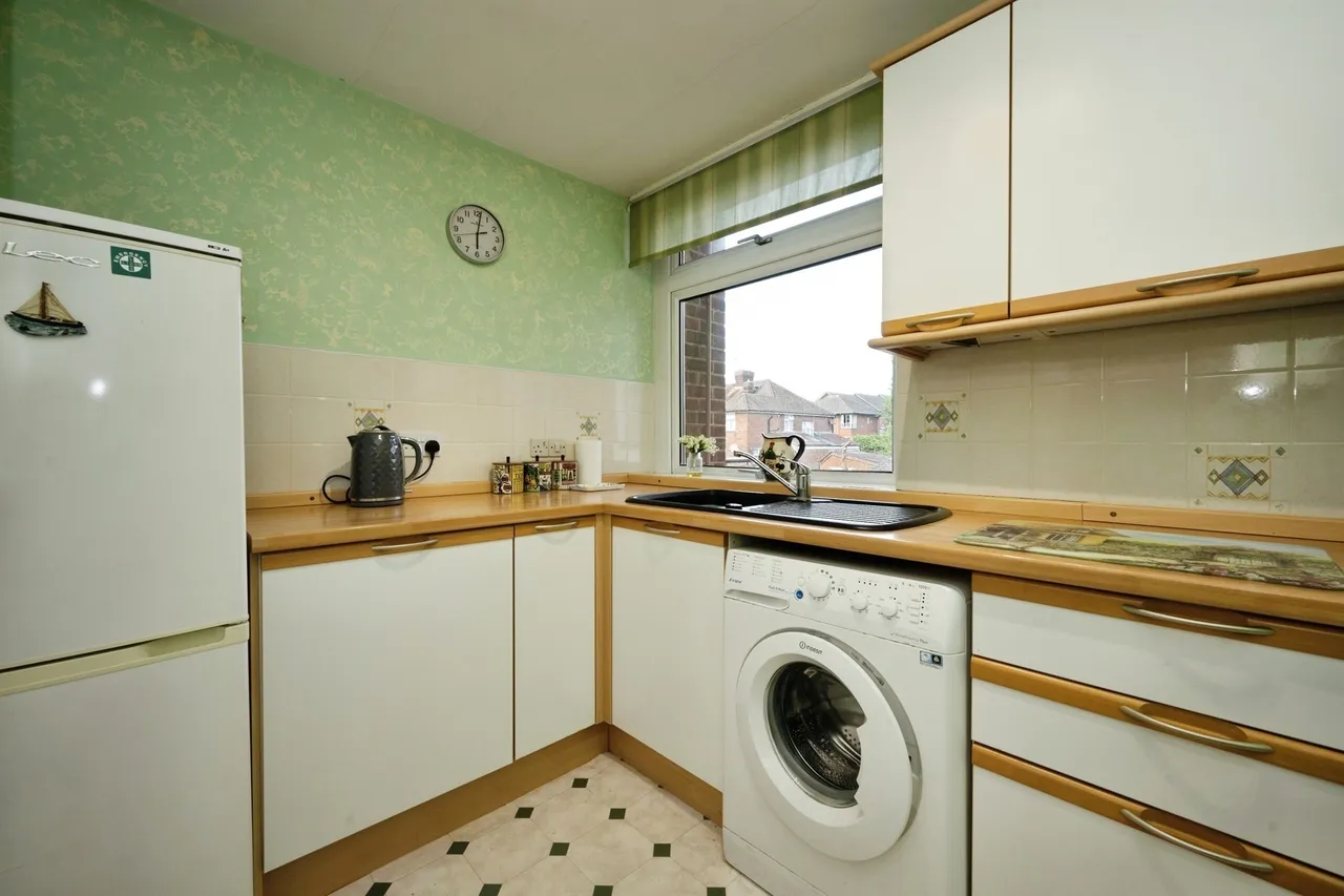 Ridgeway Court, Aylesbury, HP20, photo 6