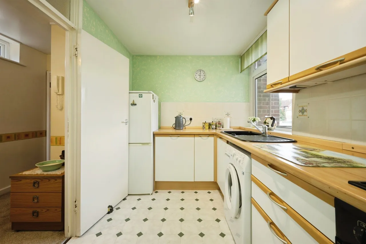 Ridgeway Court, Aylesbury, HP20, photo 5