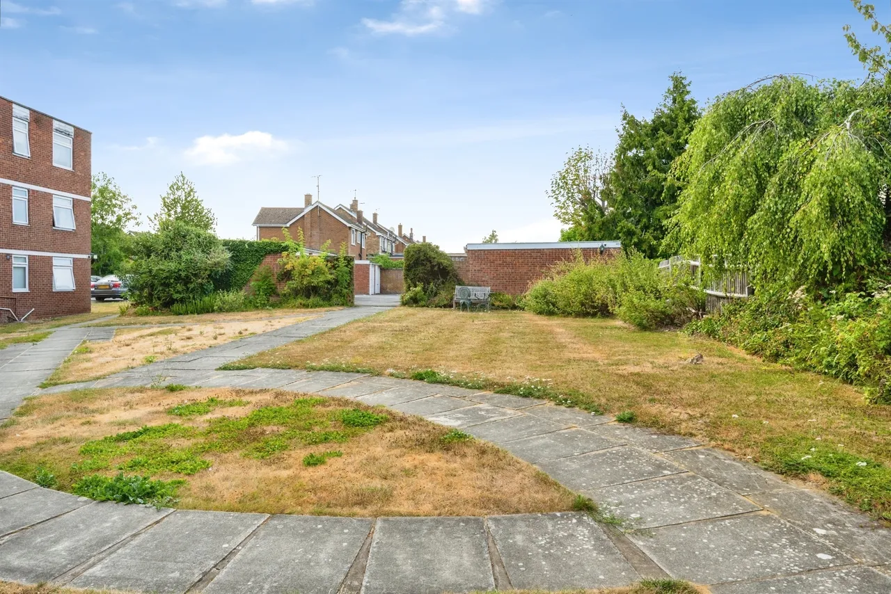 Ridgeway Court, Aylesbury, HP20, photo 13
