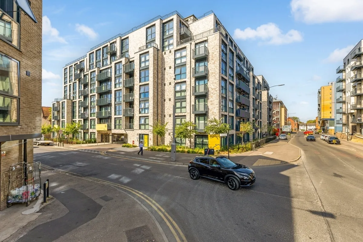 2 bed flat to rent — Herschel Street Slough SL1