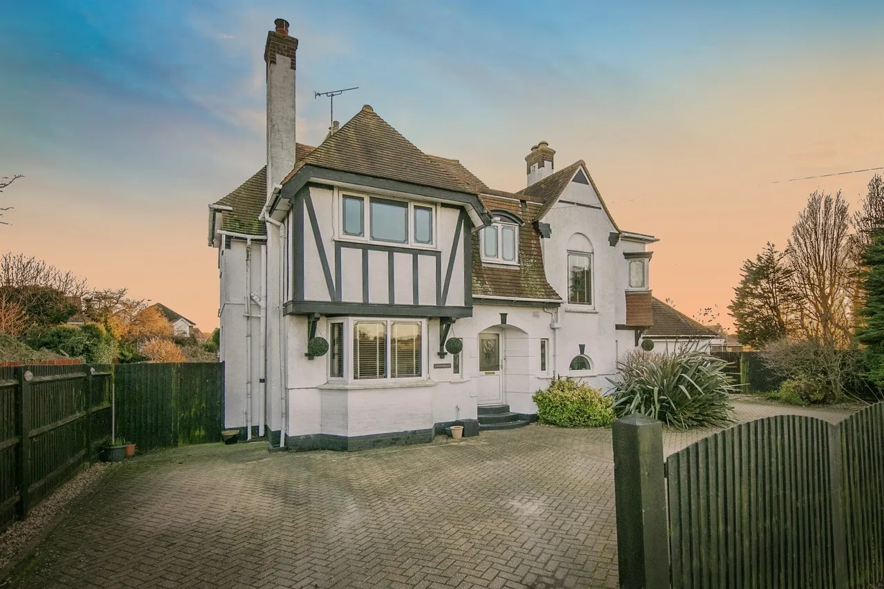 West Road, Clacton-On-Sea, photo 3
