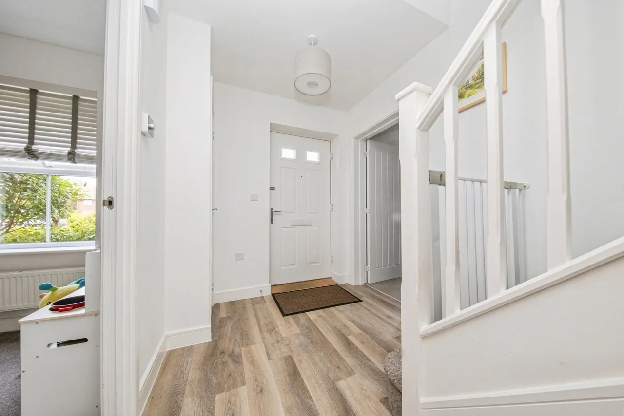 Vale View Road, Sproughton, Ipswich, Suffolk, IP8, photo 2