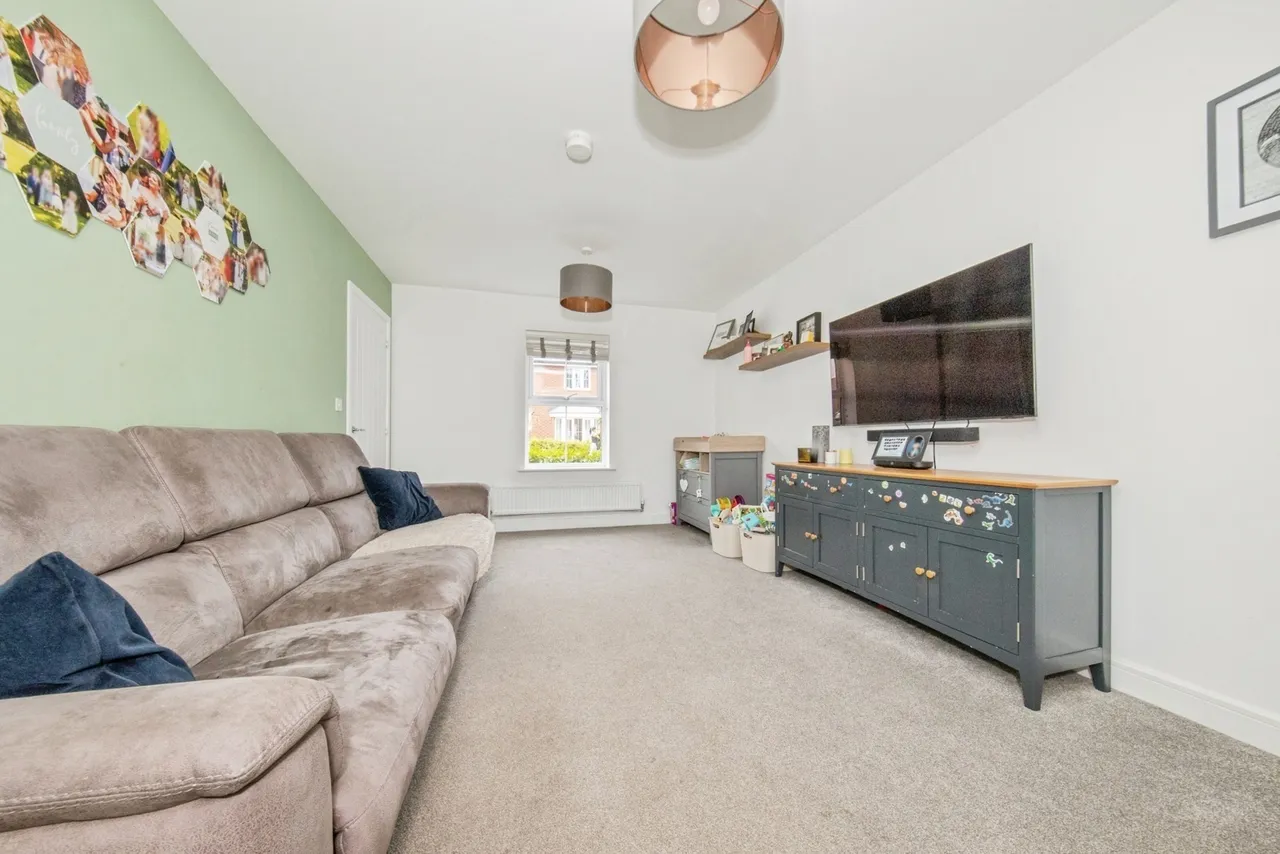 Vale View Road, Sproughton, Ipswich, Suffolk, IP8, photo 3
