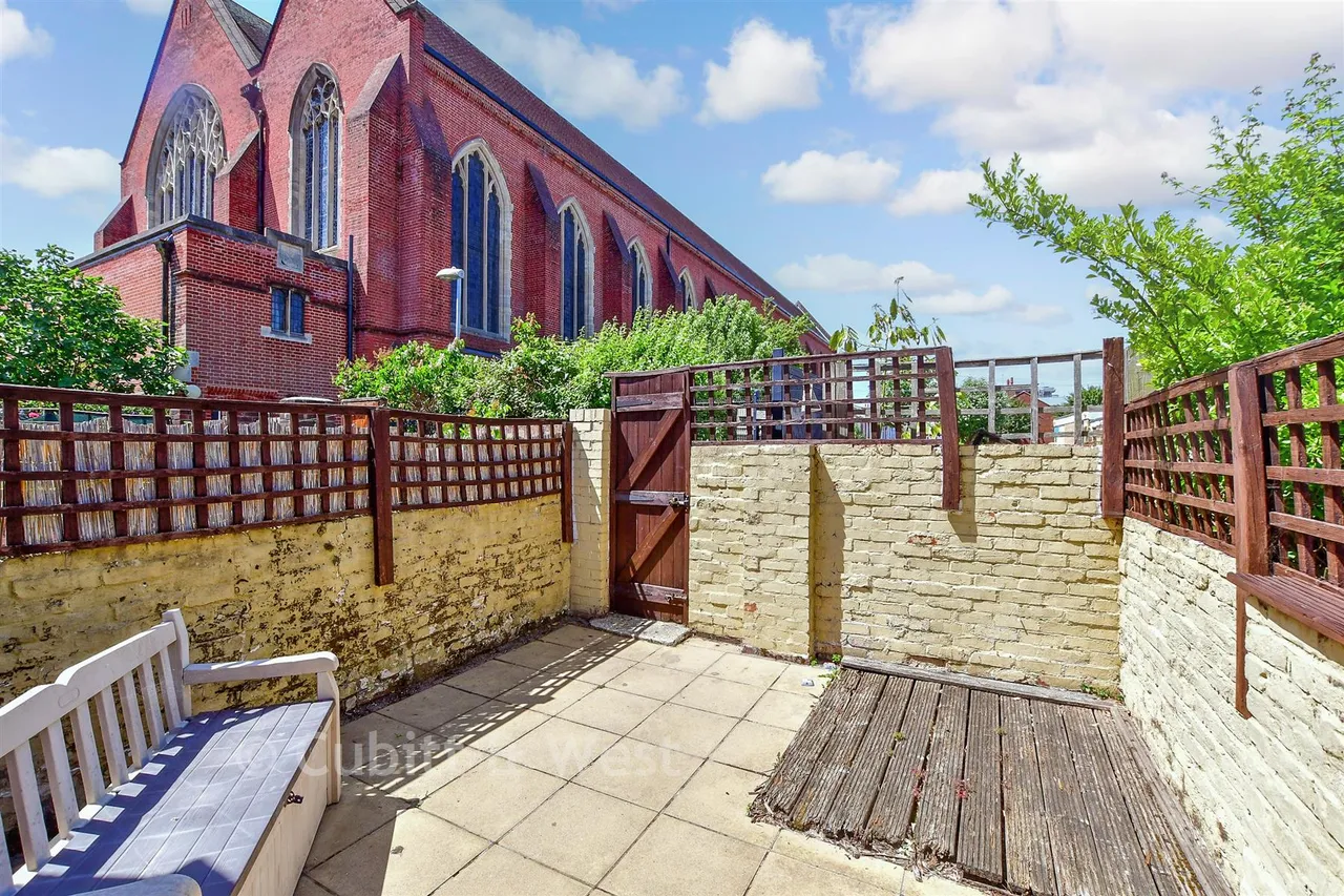 Talbot Road, Southsea, PO4, photo 8