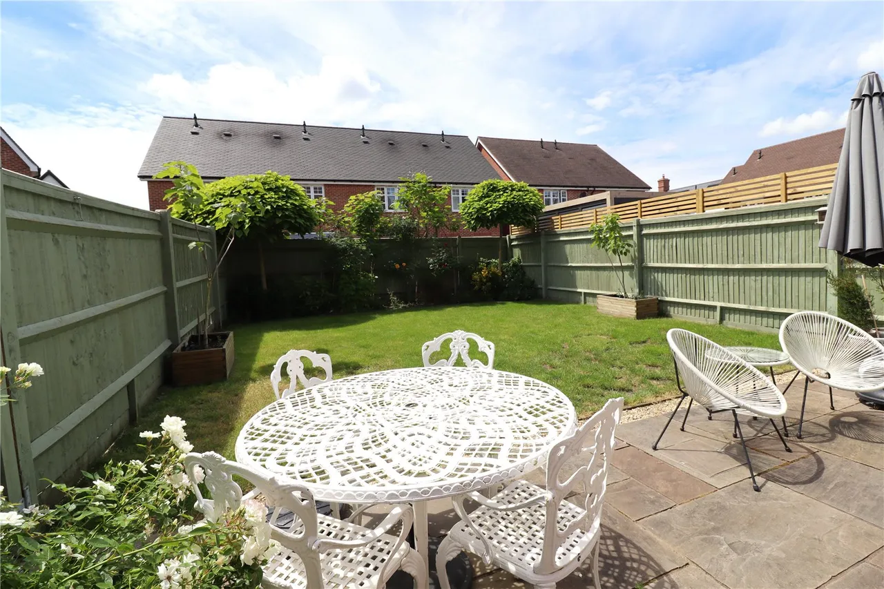 Mulberry Walk, Fleet, Hampshire, GU51 5EA, photo 3