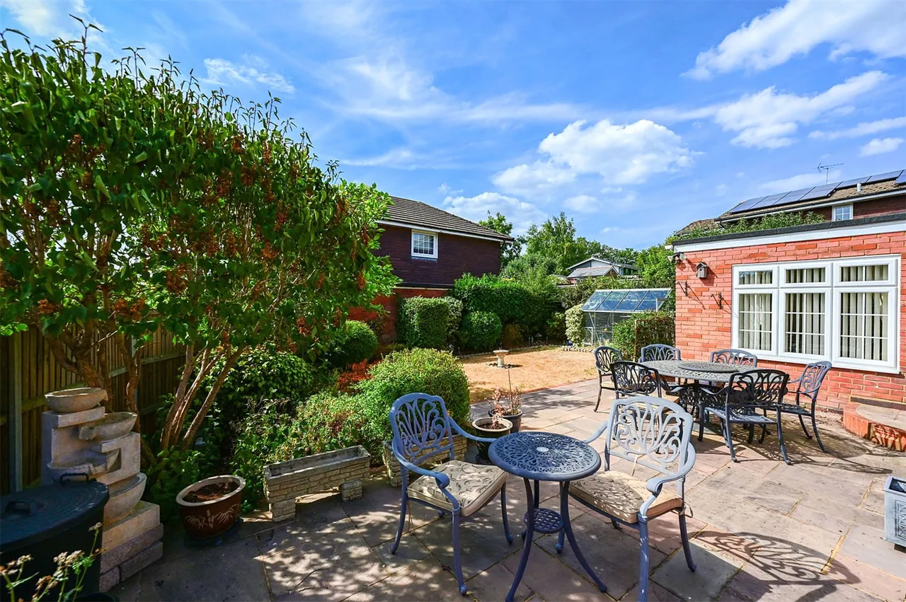 Avon Close, Ash, Guildford, Surrey, GU12 6NS, photo 8