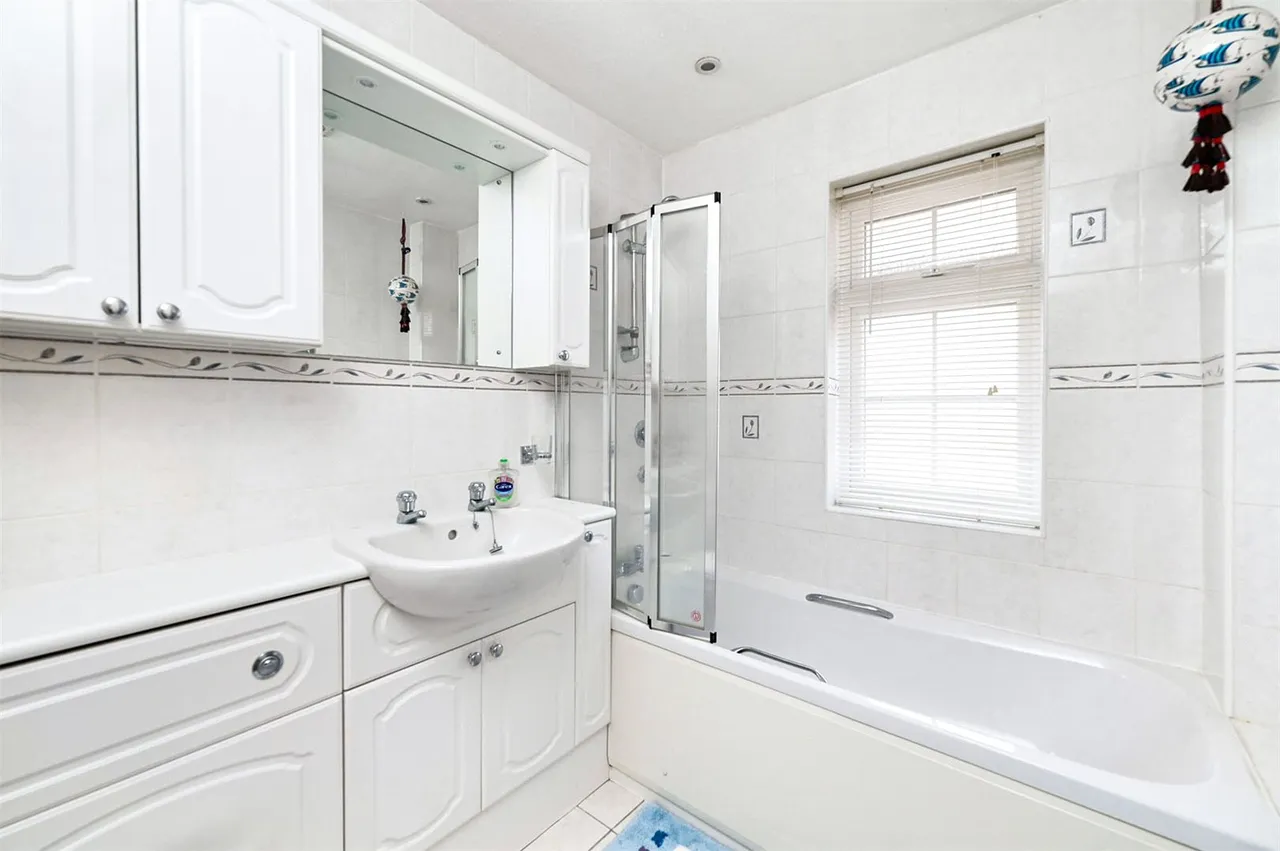 Avon Close, Ash, Guildford, Surrey, GU12 6NS, photo 13
