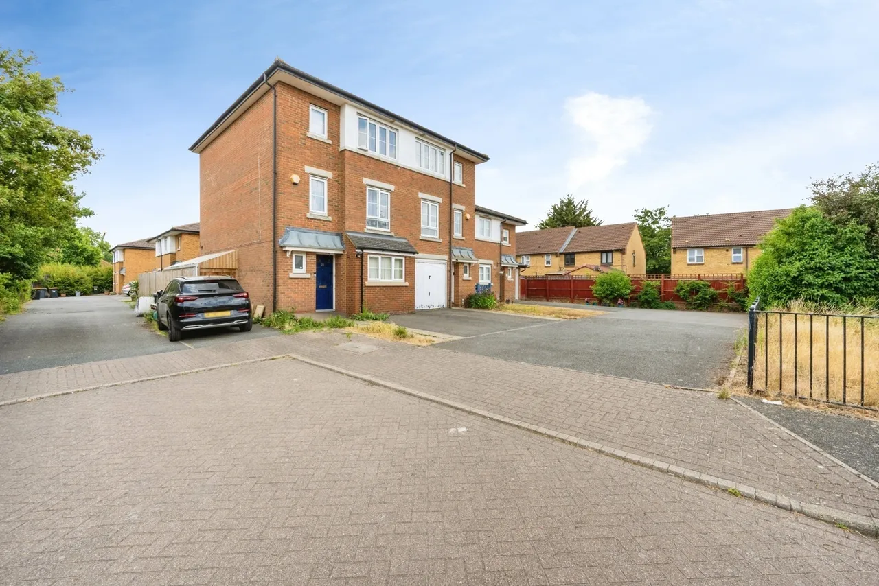 3 bed house for sale — Acorn Way, Bedford, Bedfordshire, MK42
