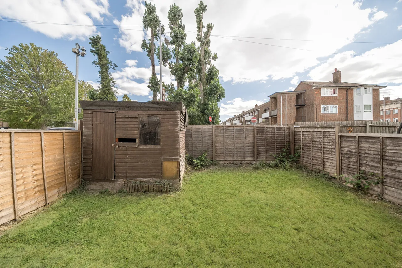 Berkeley Close, Ruislip, HA4, photo 17