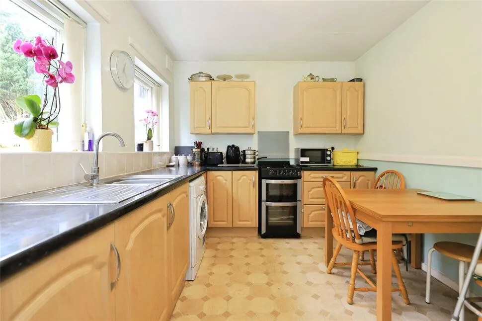 Dickinson Avenue, Wolverhampton, West Midlands, WV10, photo 3