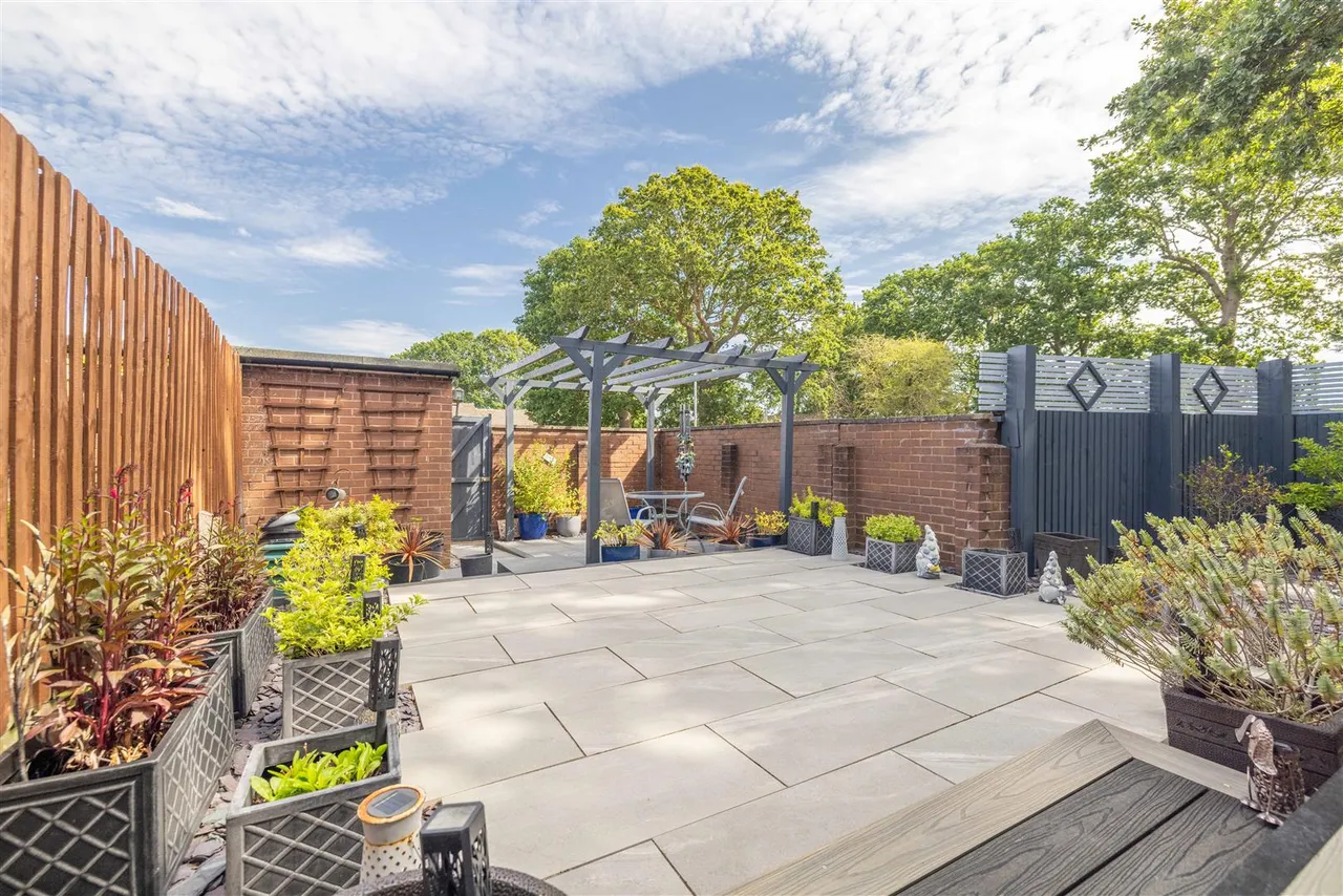 Basford Way, Windsor, SL4 4NF, photo 2