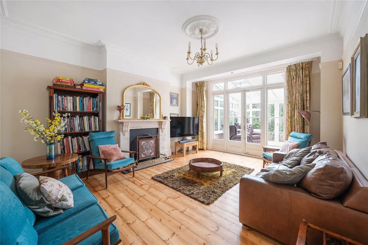 Durrington Park Road, London, SW20, photo 3