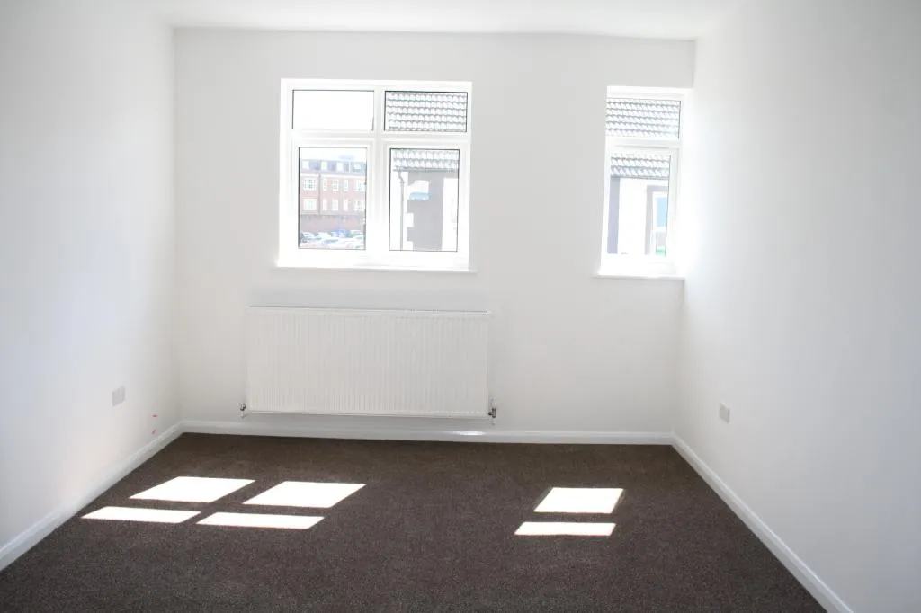 2 bed flat to rent — Kyle House, 21A Lavant Street, Petersfield, Hampshire, GU32