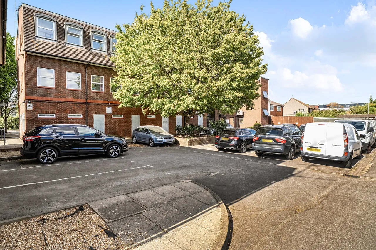 Deane Avenue, Ruislip, HA4, photo 18