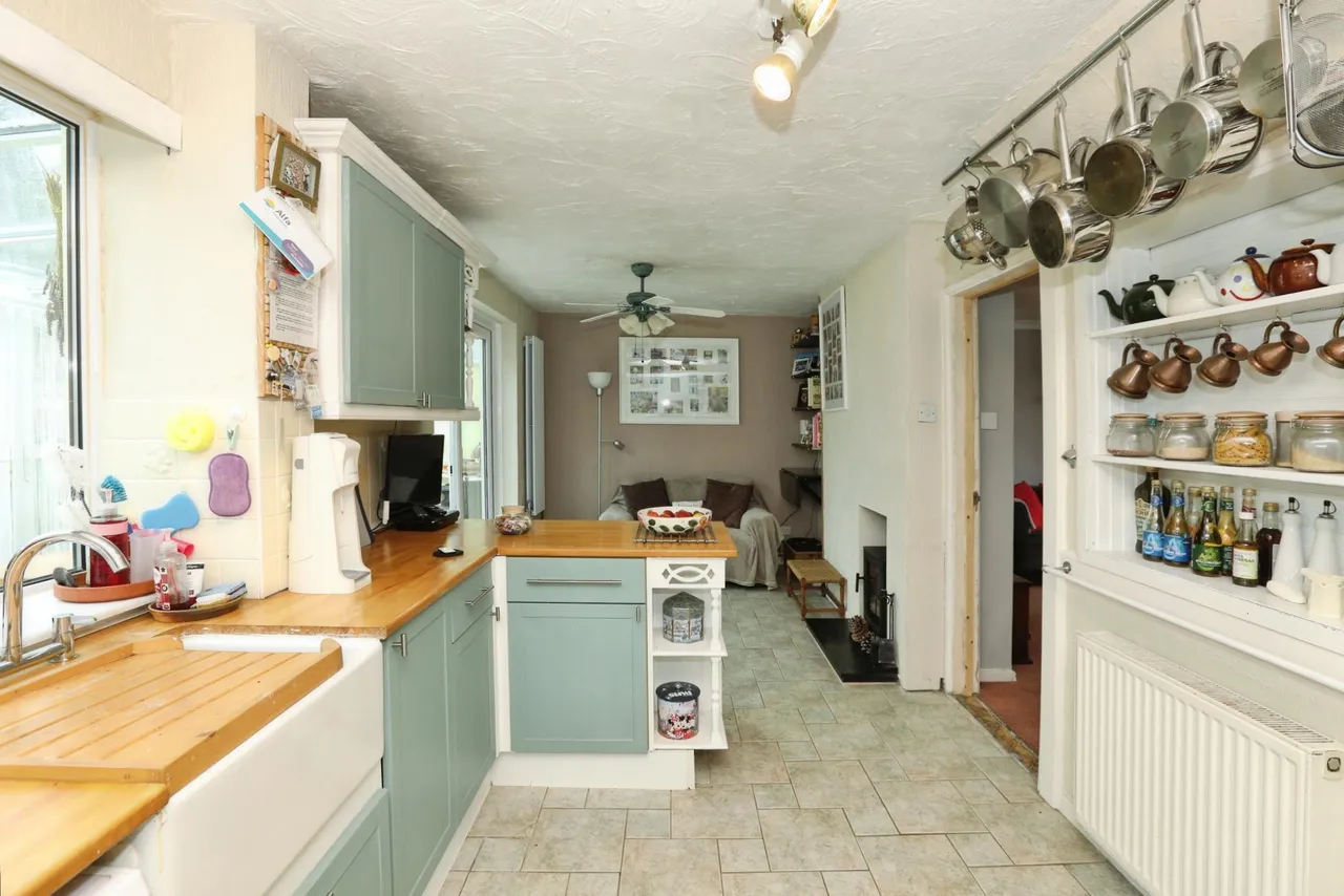 Amberley Close, Crawley, RH10, photo 5