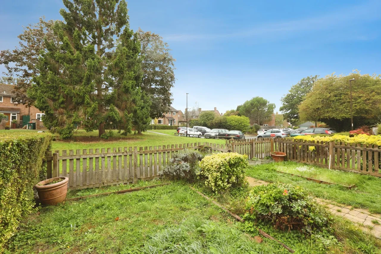 Amberley Close, Crawley, RH10, photo 17