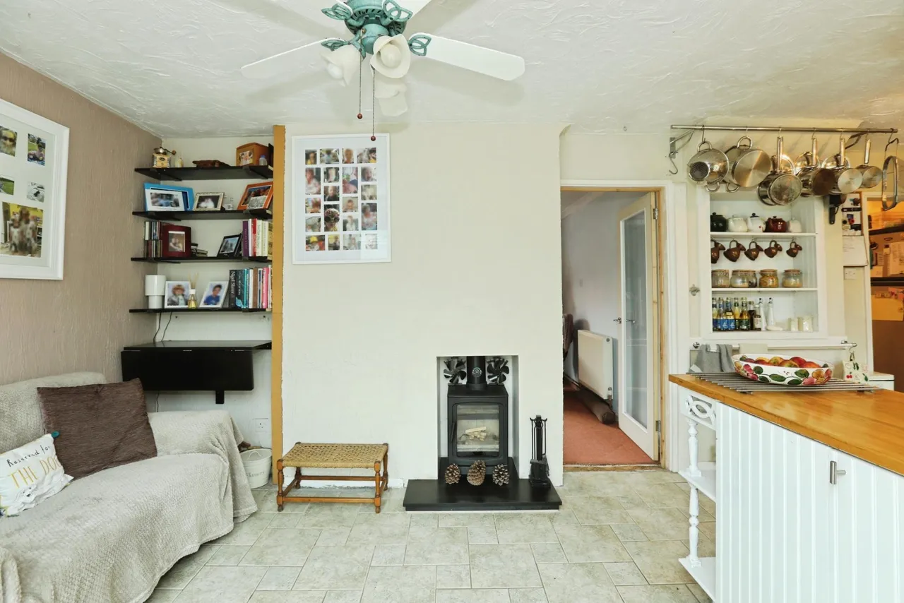 Amberley Close, Crawley, RH10, photo 4
