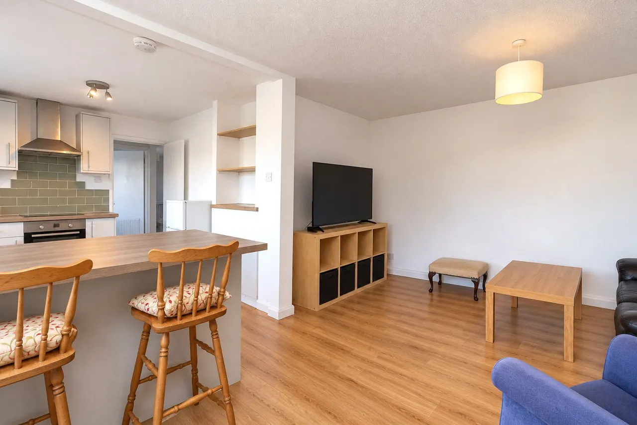York Road, Woking, GU22, photo 3