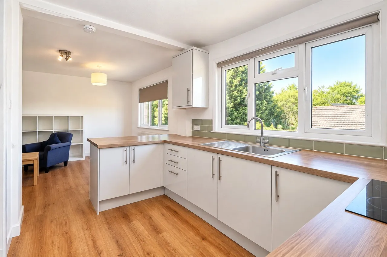 York Road, Woking, GU22, photo 2