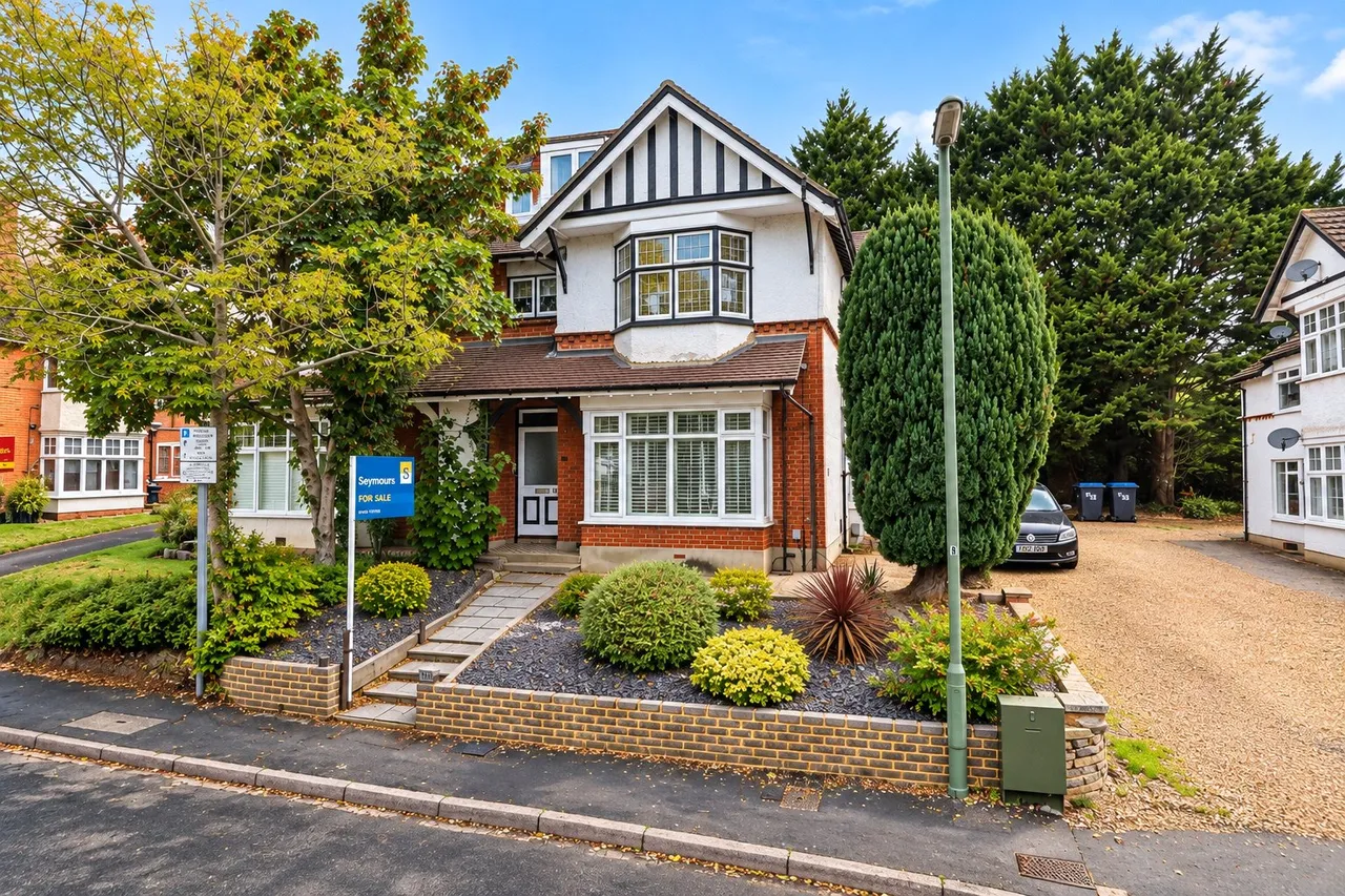 2 bed flat for sale, York Road, Woking, GU22