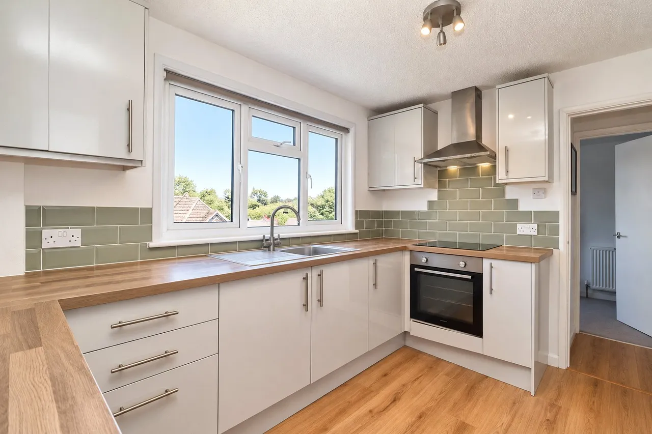 York Road, Woking, GU22, photo 4