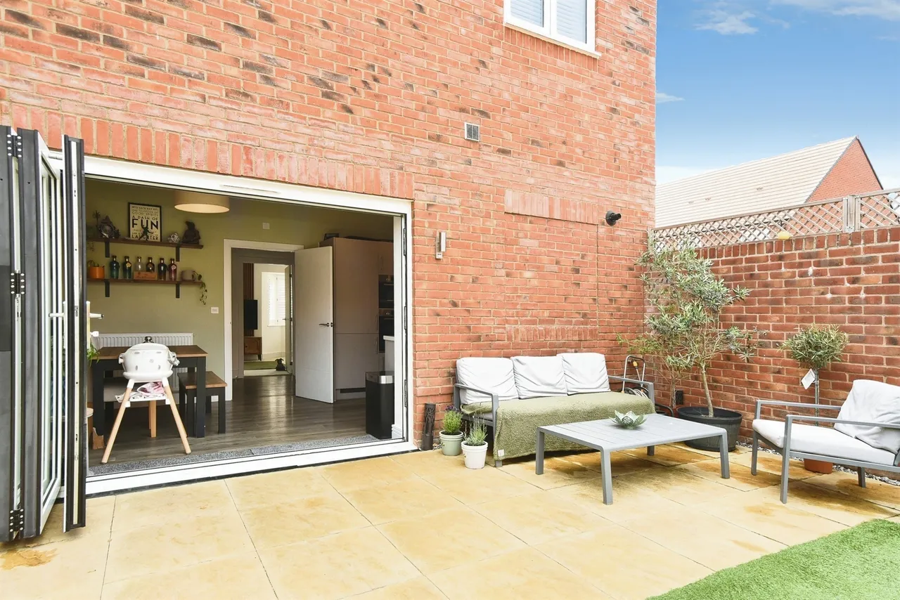 Benfield Place, Shrivenham, SN6, photo 18