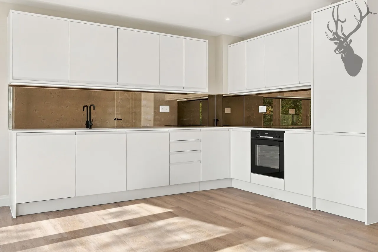 High Road, Chigwell, IG7, photo 2