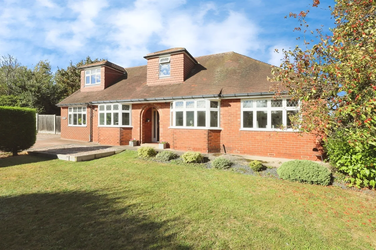Worksop Road, Woodsetts, Worksop, photo 3
