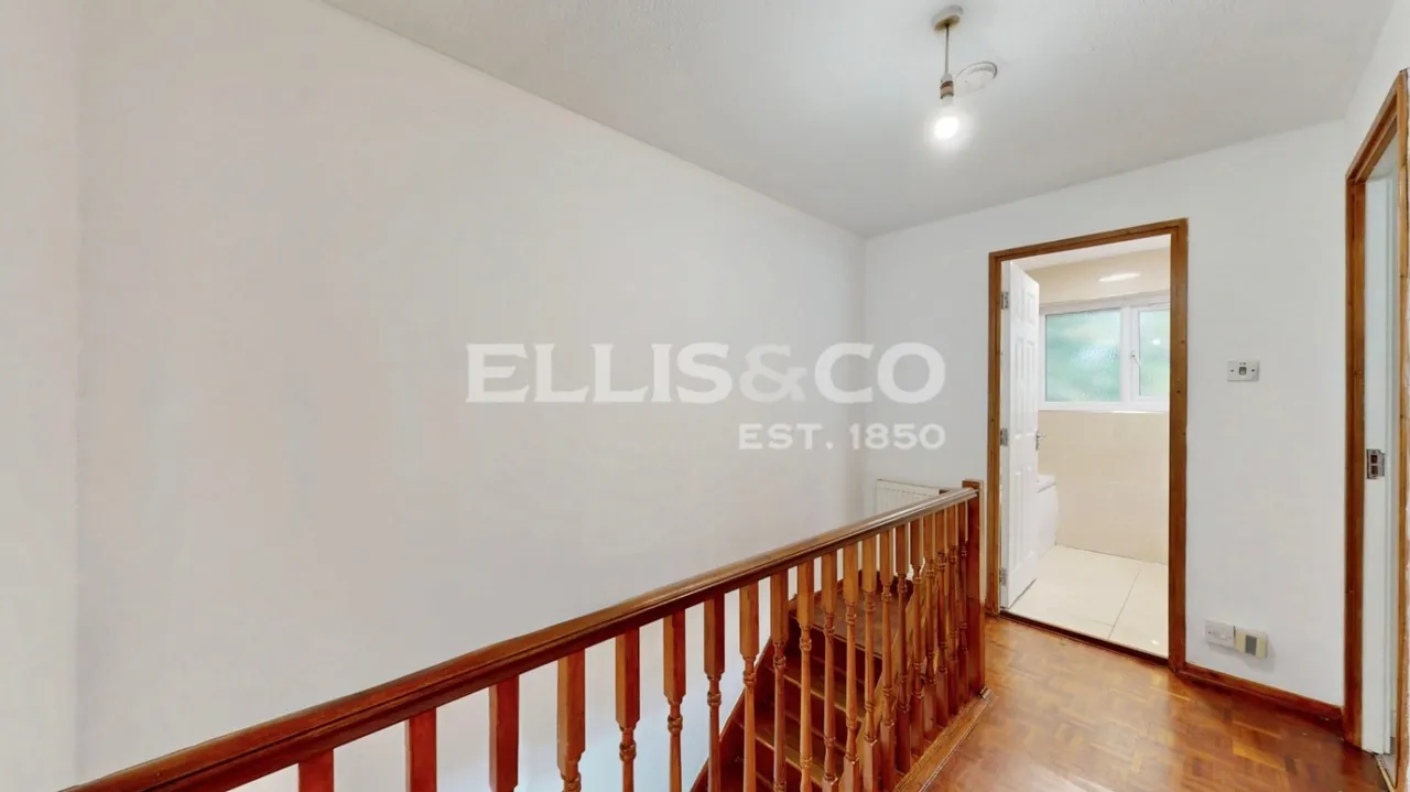 Community Road, Greenford, UB6, photo 10