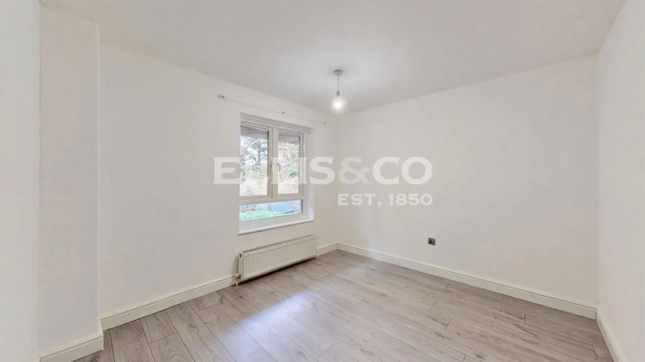 Community Road, Greenford, UB6, photo 15