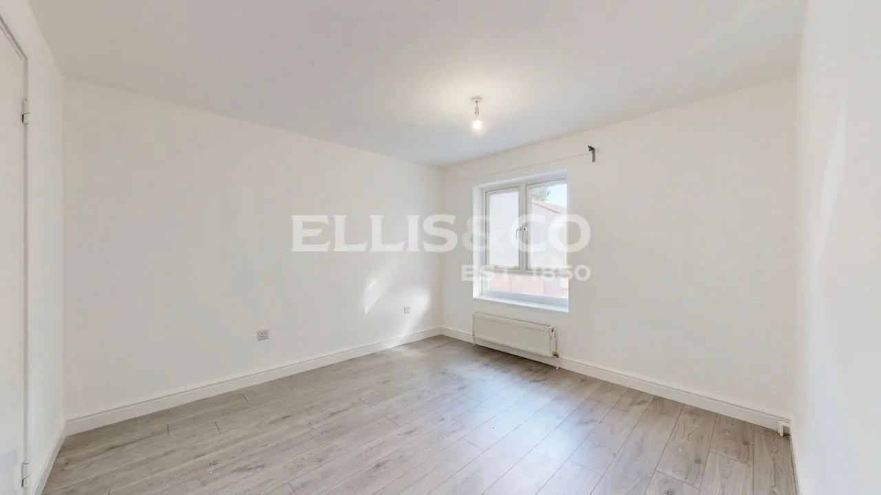 Community Road, Greenford, UB6, photo 18