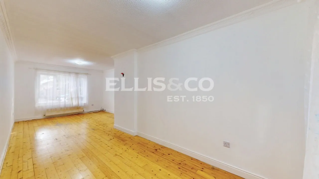 Community Road, Greenford, UB6, photo 4