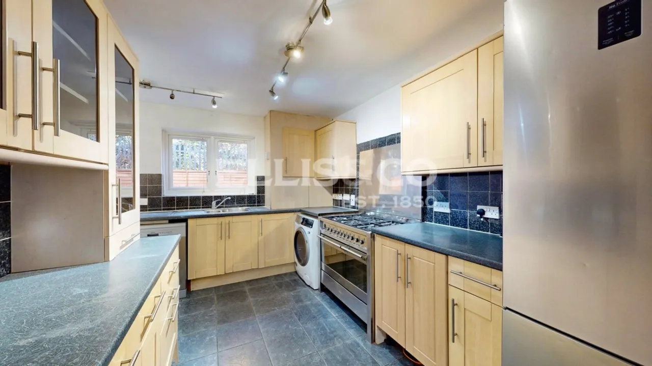 Community Road, Greenford, UB6, photo 7