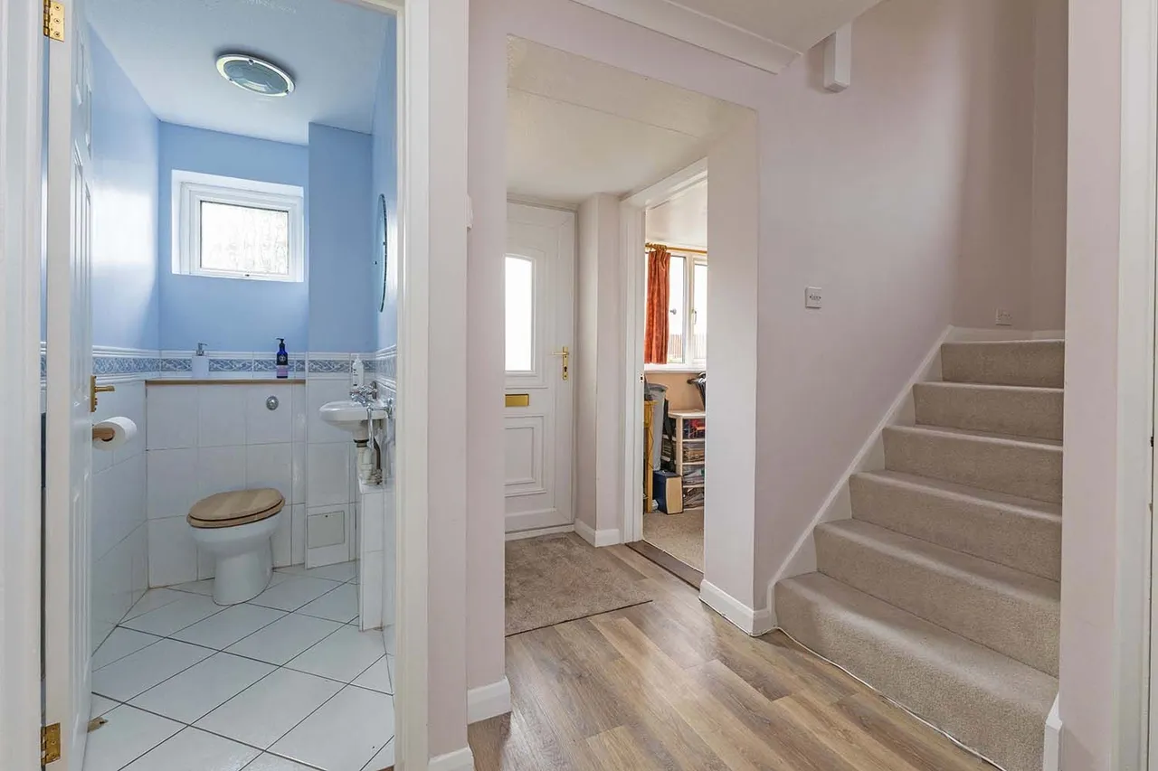 Hemsdale, Cranbrook Drive, Maidenhead, Berkshire, photo 12