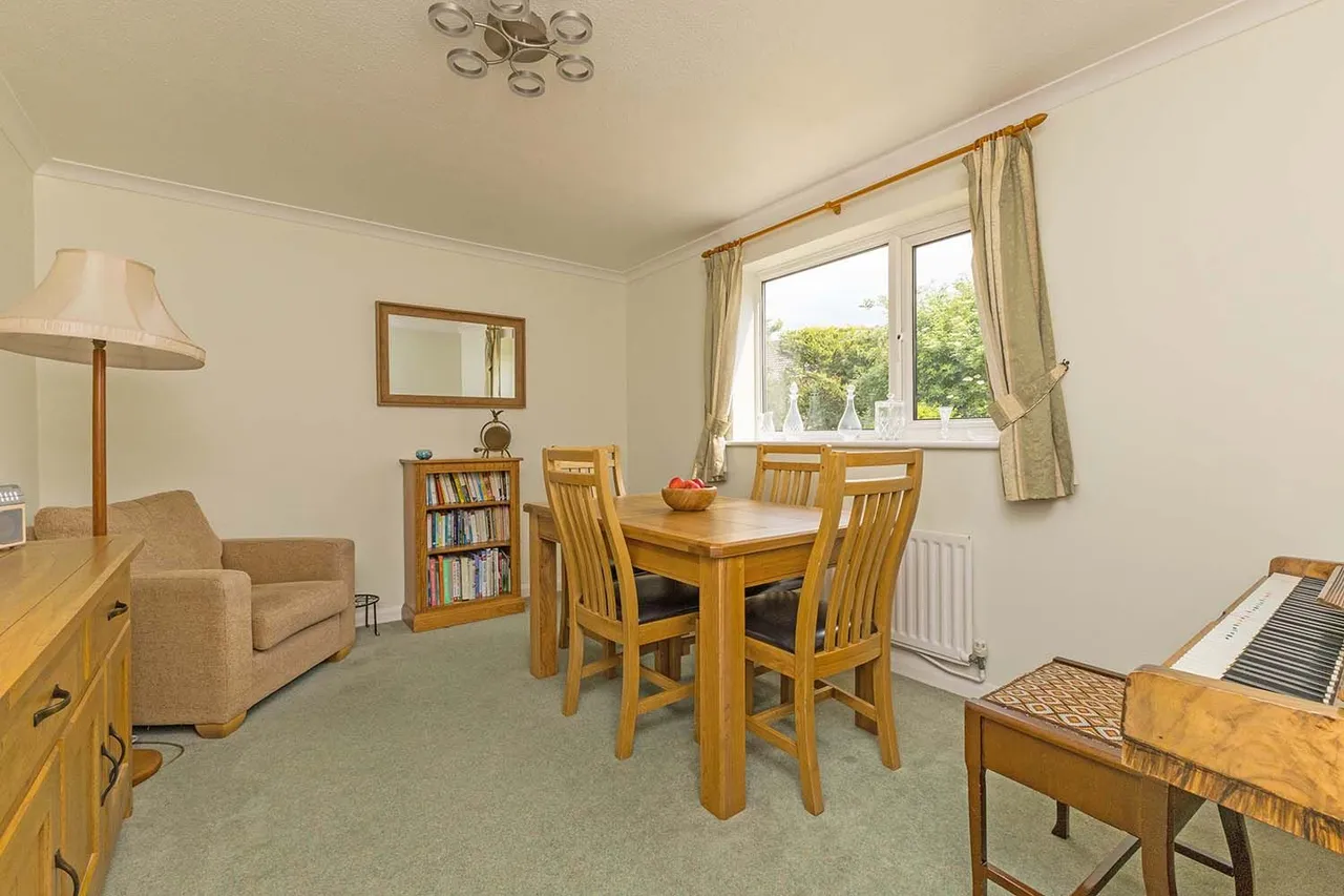 Hemsdale, Cranbrook Drive, Maidenhead, Berkshire, photo 8
