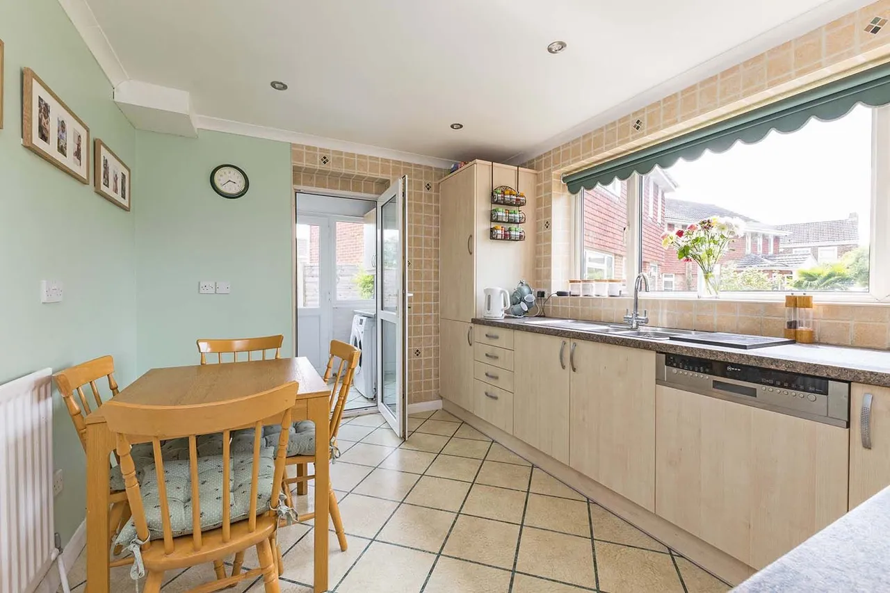 Hemsdale, Cranbrook Drive, Maidenhead, Berkshire, photo 10