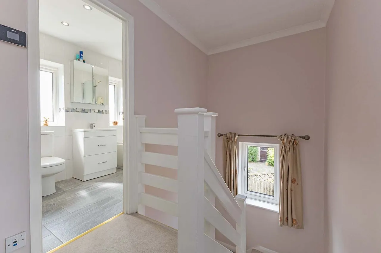 Hemsdale, Cranbrook Drive, Maidenhead, Berkshire, photo 20