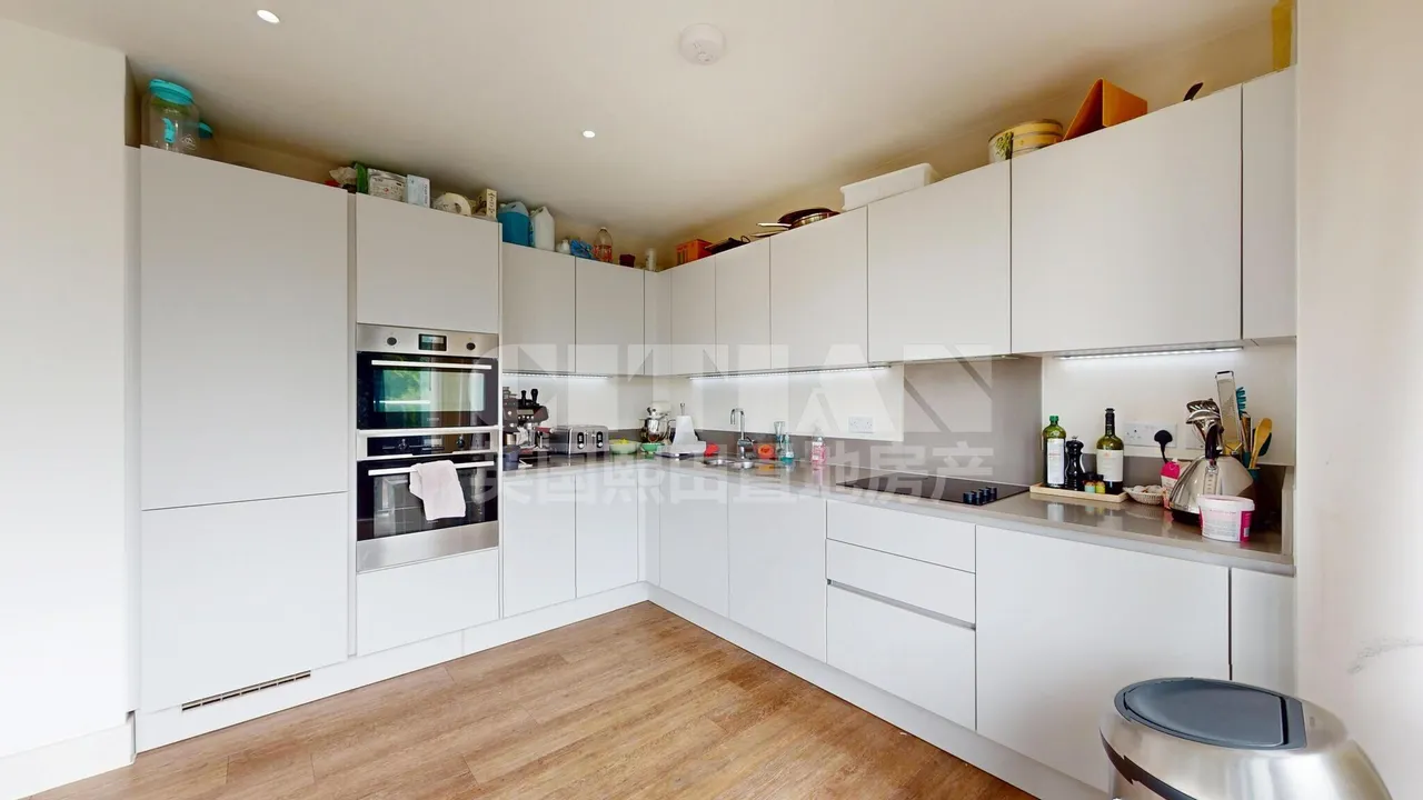Westleigh Avenue, London, SW15, photo 18