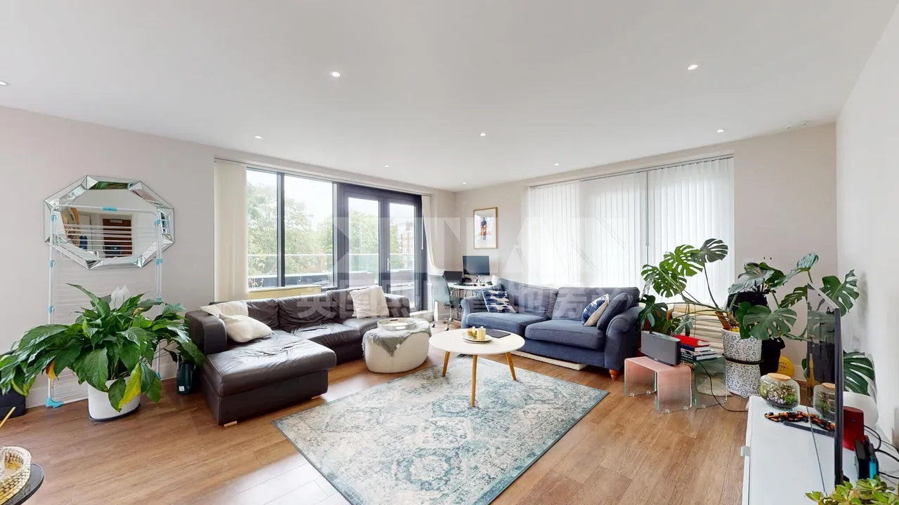 3 bed flat to rent, Westleigh Avenue, London, SW15