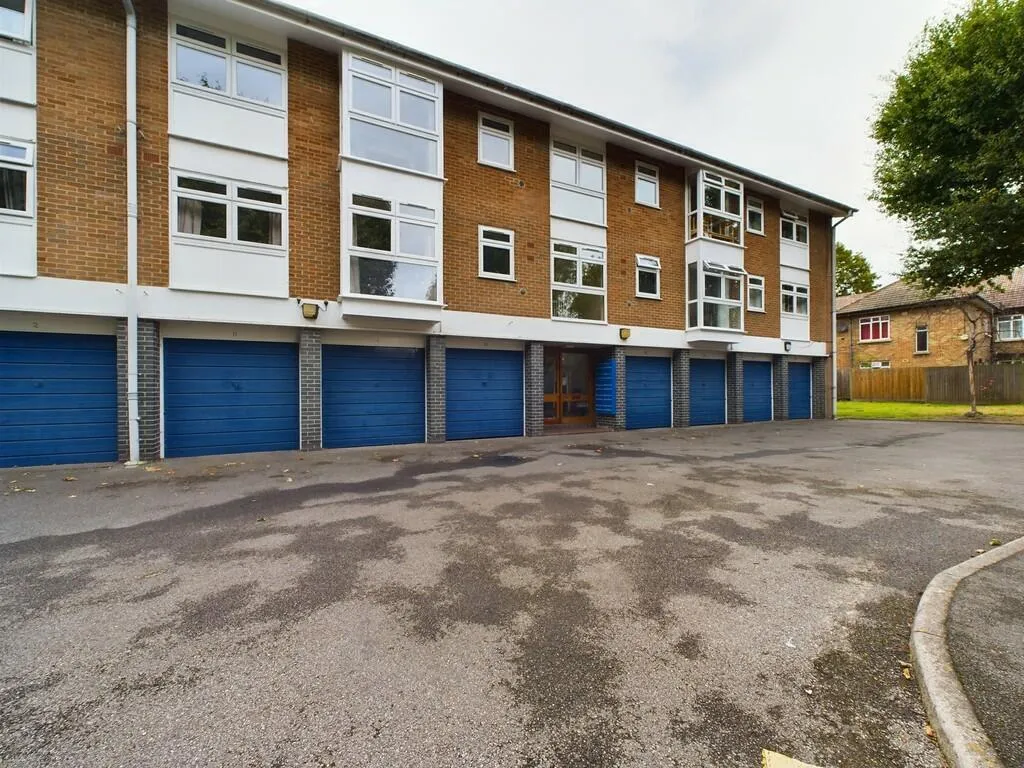 Harriers Close, Ealing, W5, photo 3