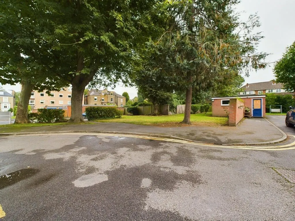Harriers Close, Ealing, W5, photo 2