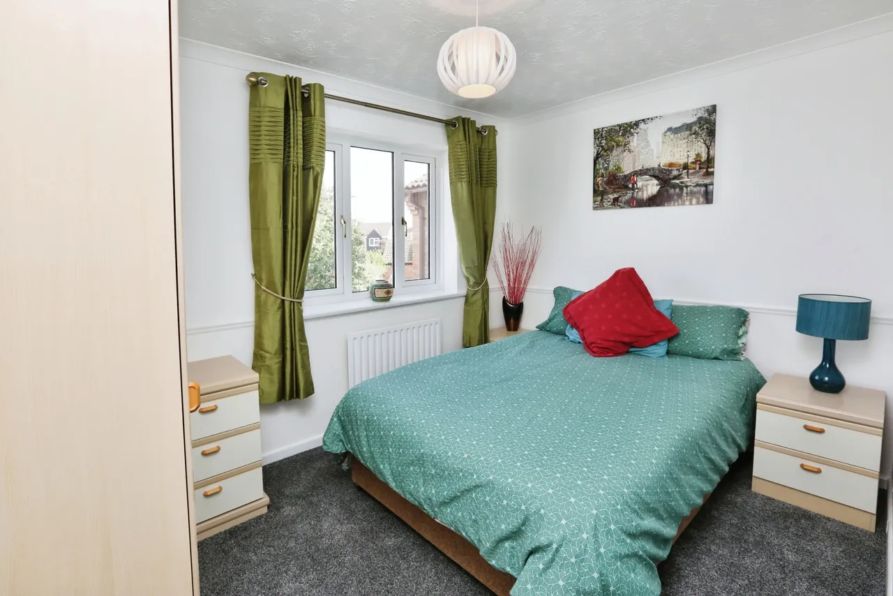 Goldfinch Lane, Lee-on-the-Solent, PO13, photo 11