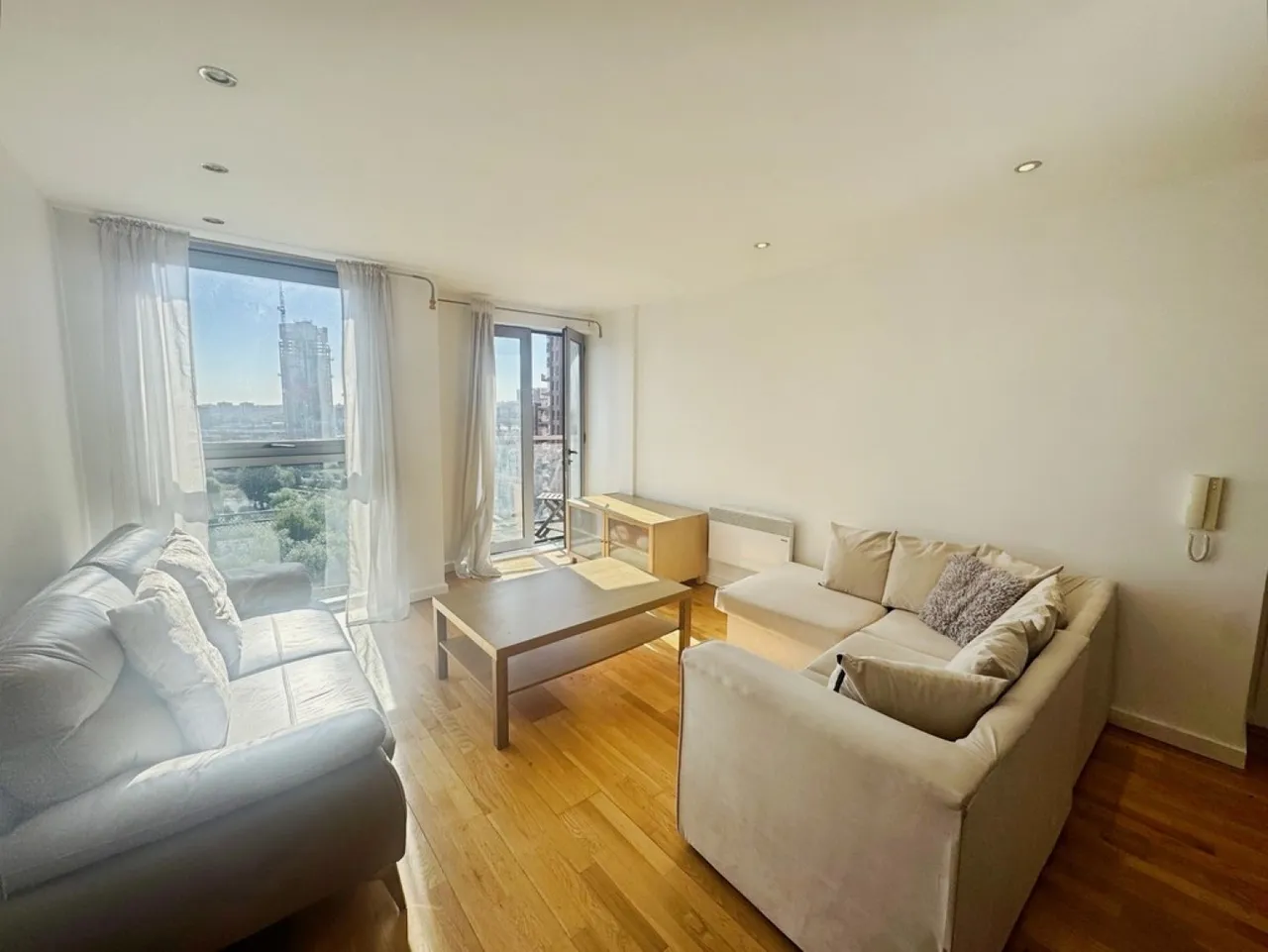2 bed flat to rent, Faroe, City Island, LS12