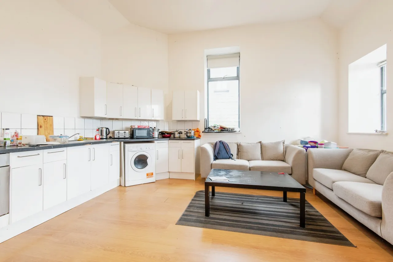 200 Crookes Valley Road, Sheffield, photo 3