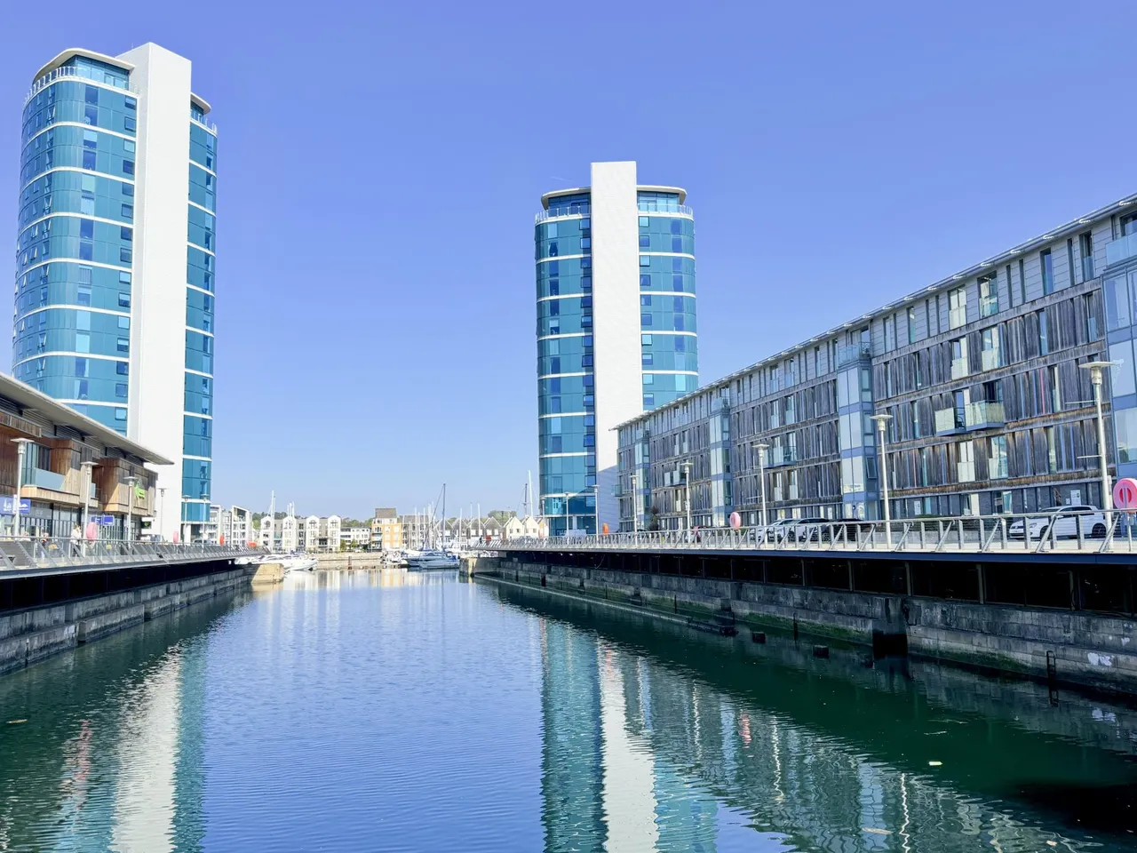 2 bed flat for sale, Dock Head Road, Chatham, ME4