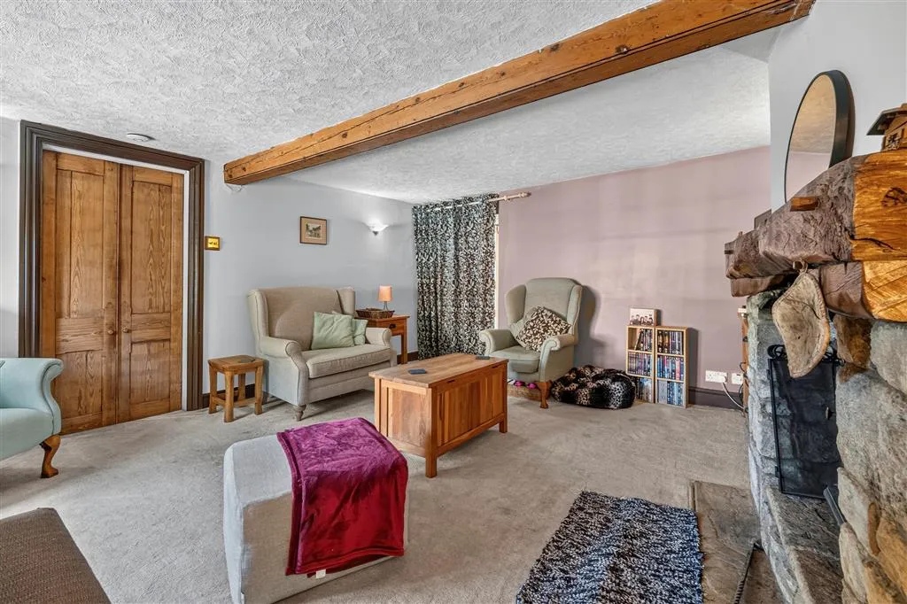 High Street, Castle Bytham, NG33, photo 11