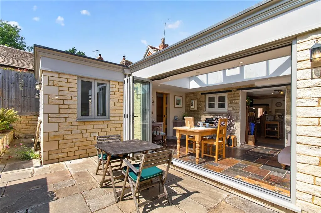 High Street, Castle Bytham, NG33, photo 4