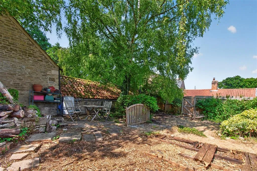 High Street, Castle Bytham, NG33, photo 21